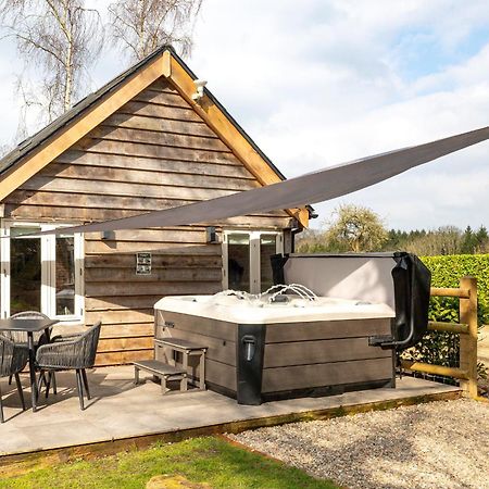 Oak Tree Hideaway Villa Whitchurch  Buitenkant foto
