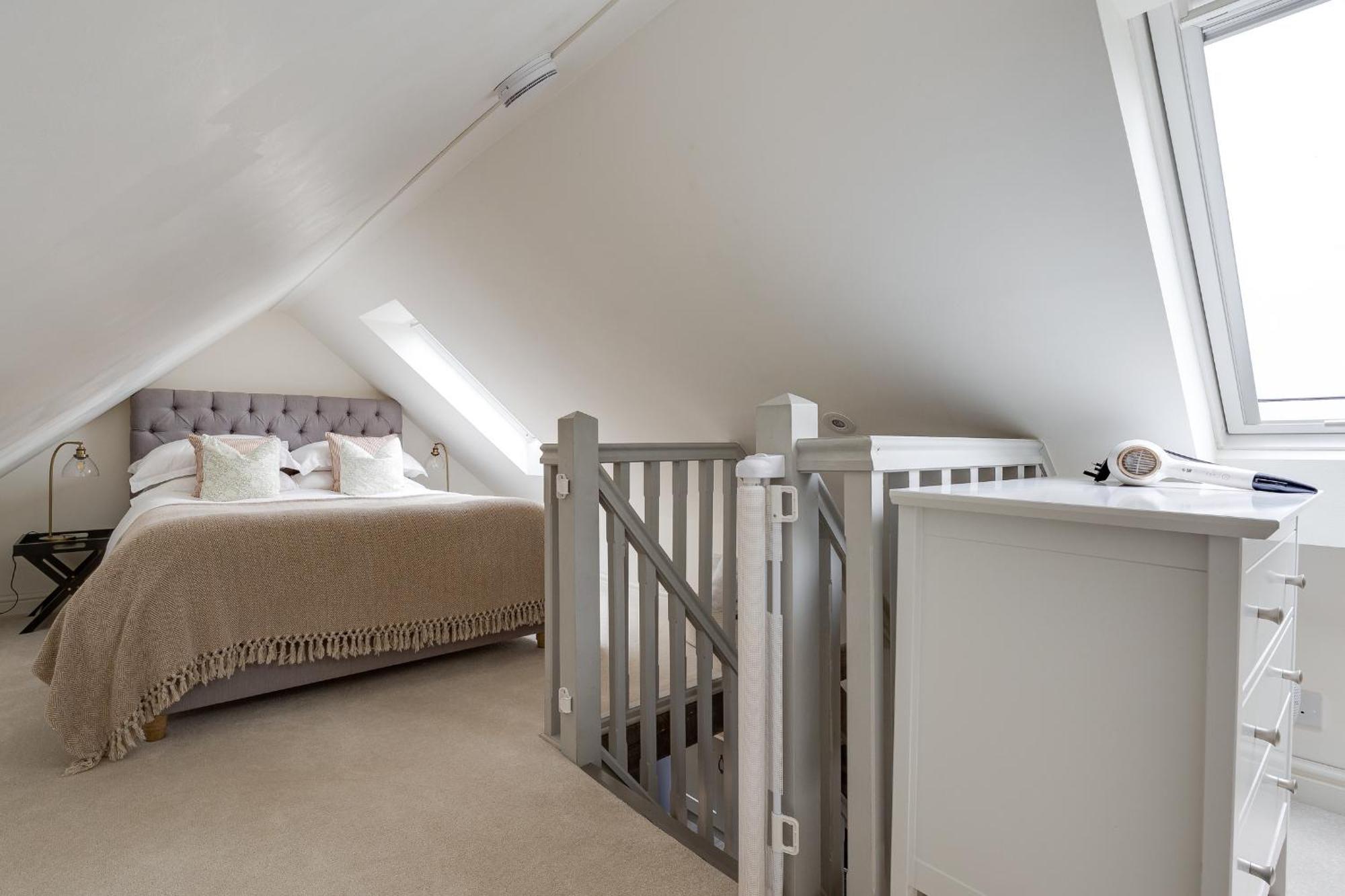 Oak Tree Hideaway Villa Whitchurch  Buitenkant foto
