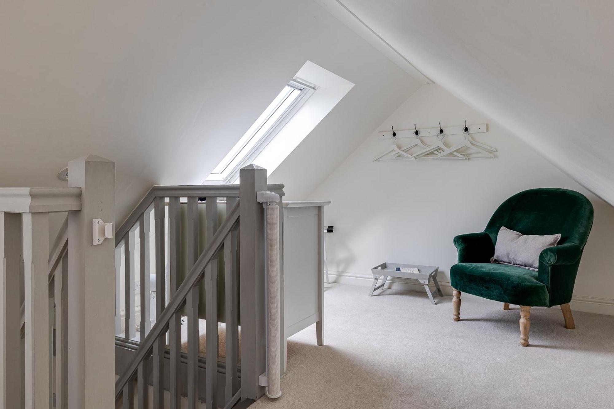 Oak Tree Hideaway Villa Whitchurch  Buitenkant foto