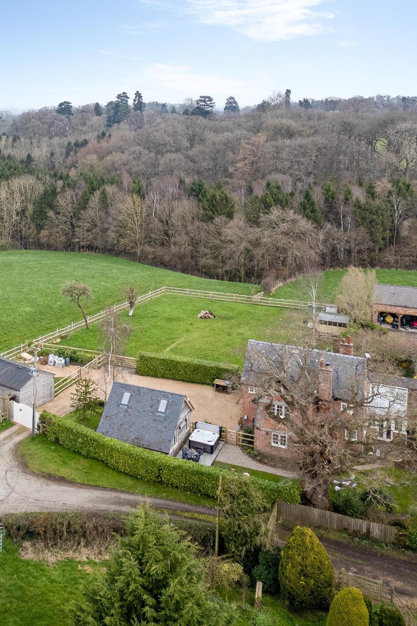 Oak Tree Hideaway Villa Whitchurch  Buitenkant foto