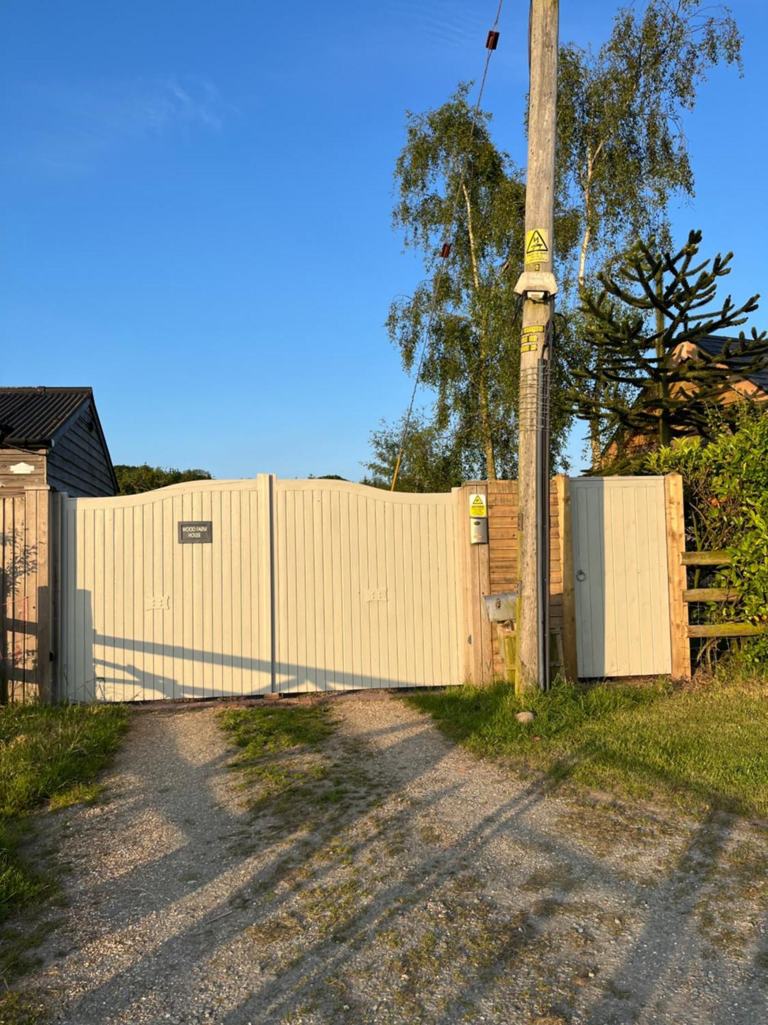 Oak Tree Hideaway Villa Whitchurch  Buitenkant foto
